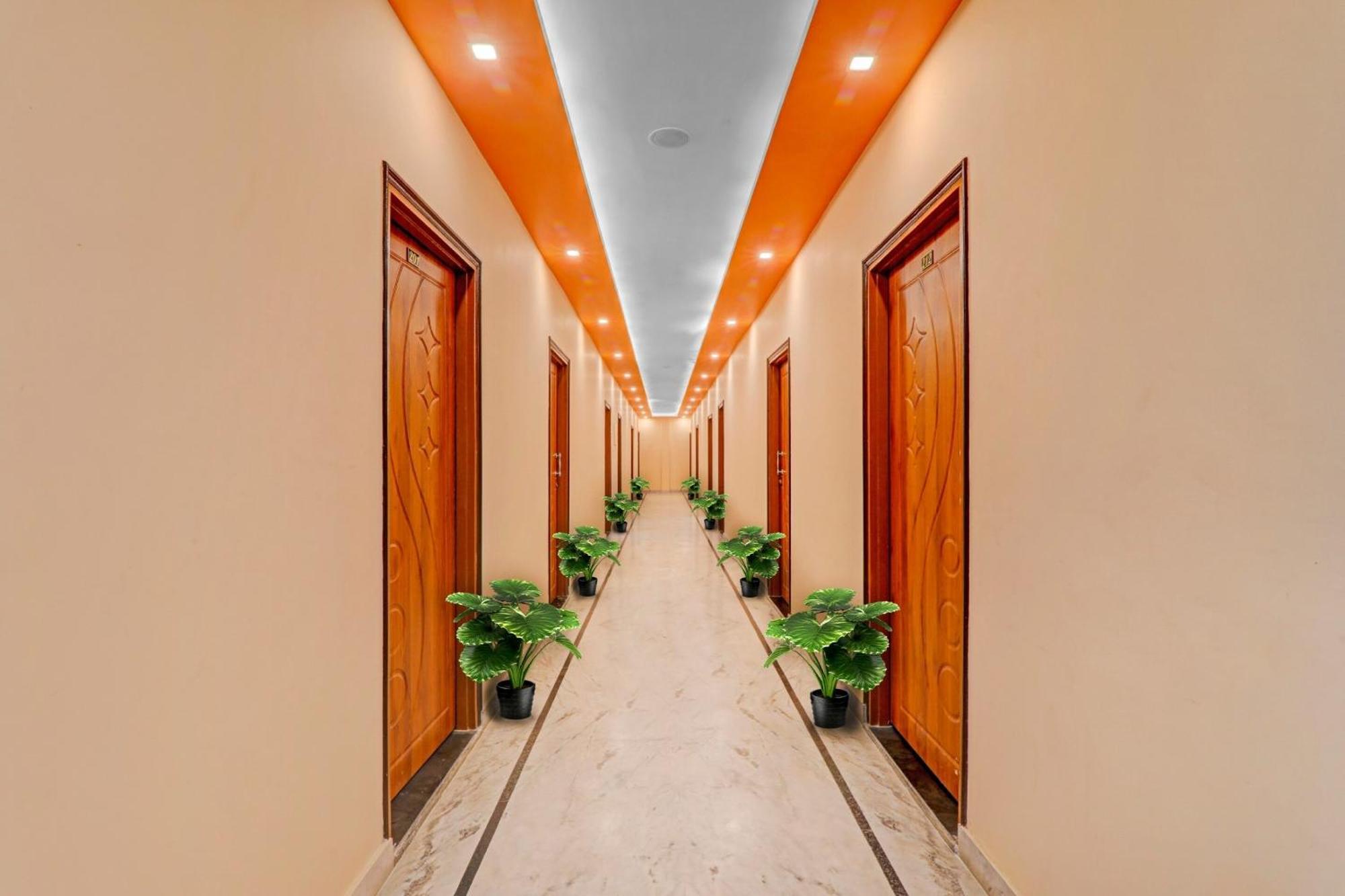 Hotel O Chauhan Palace Lucknow Exteriör bild